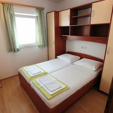 Knezevic Apartment Makarska
