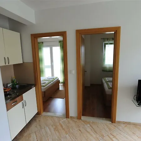 Knezevic Apartment Makarska