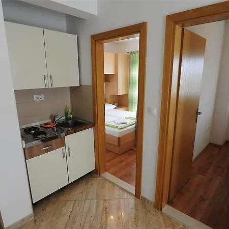 Knezevic Apartment Makarska